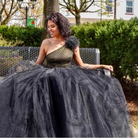Handmade One Shoulder Black Tulle Ballgown with Asymmetrical Neckline (size 6) - Picture 6 of 12